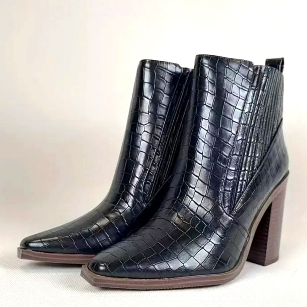 Ladies Black Croc-Embossed Ankle Boots Sz 10